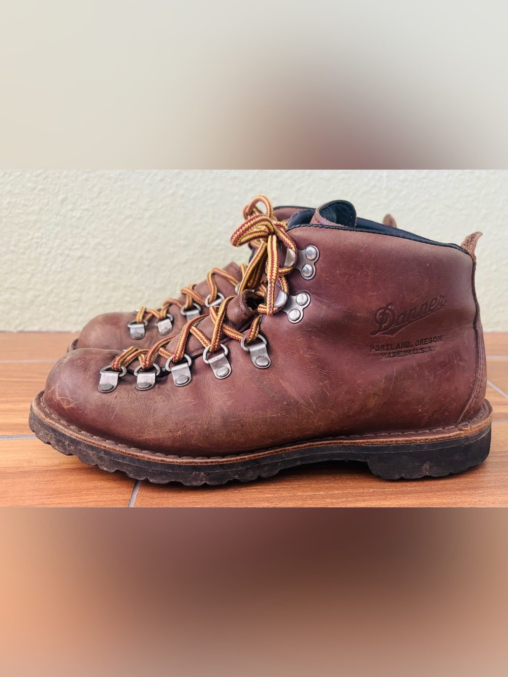 Danner Mountain Light Brown Boots Size: 7.5